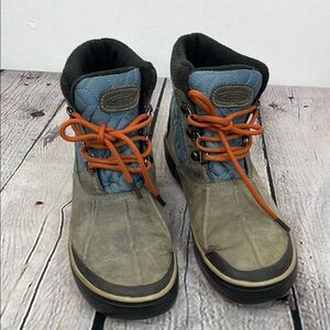 KEEN Women’s Size 6 Elsa II Ankle Quilted Waterproof BOOTS